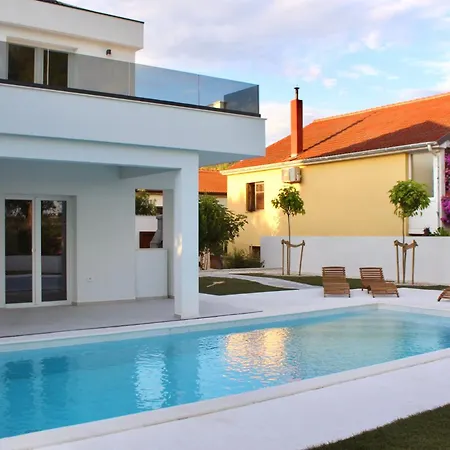 Villa With Pool Mirta *